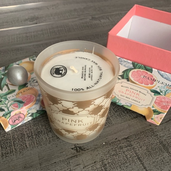 Michel Design Works Grapefruit Soy Candle. In a beautiful gift box. NIB - Picture 2 of 4